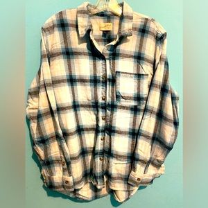 Universal Thread Lightweight Blue Plaid Flannel Shirt - Women’s Large